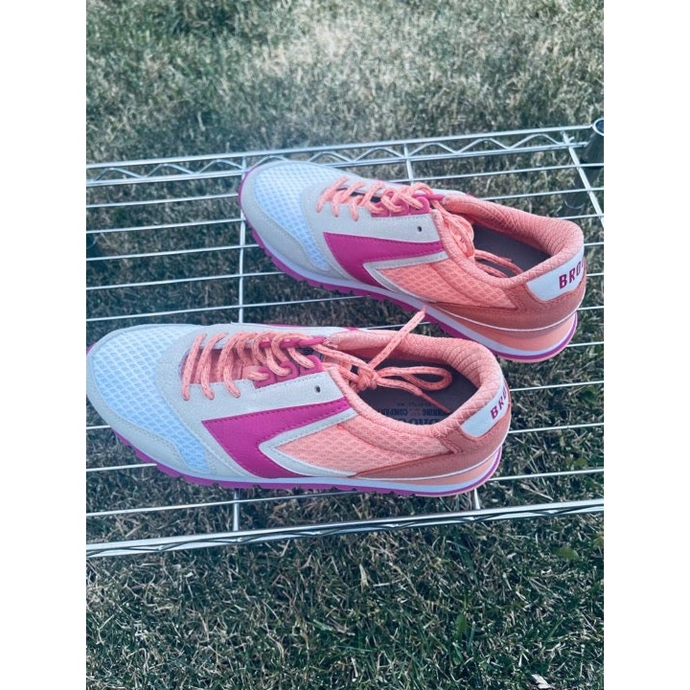 BROOK'S Light Orange and Pink Heritage Vanguard Running Shoes Size 8